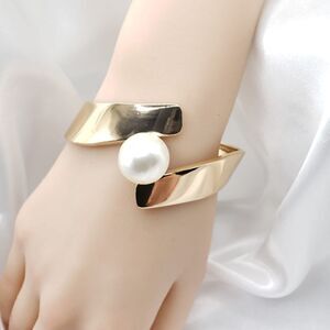 Brand New Gold With Pearl Bracelet
